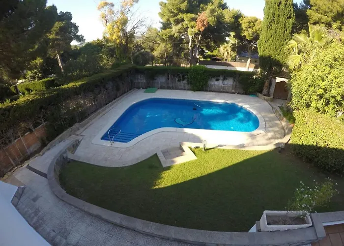 Roc Villa Roda de Bará